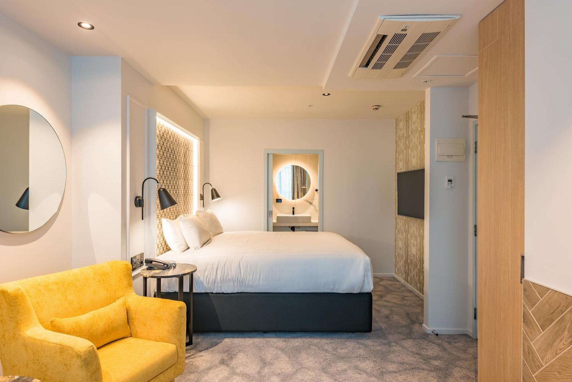 Classic Queen Room