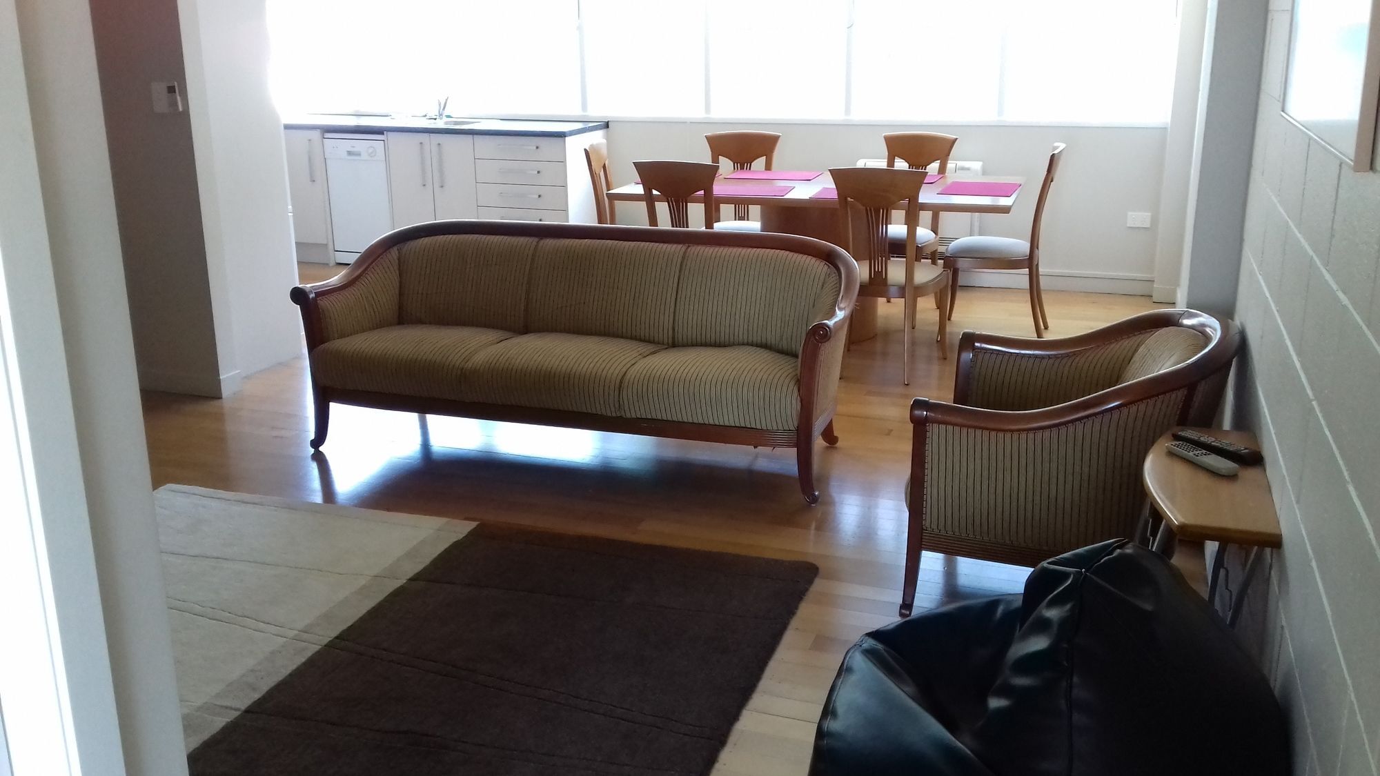 Apartamento de 2 Quartos Amplo