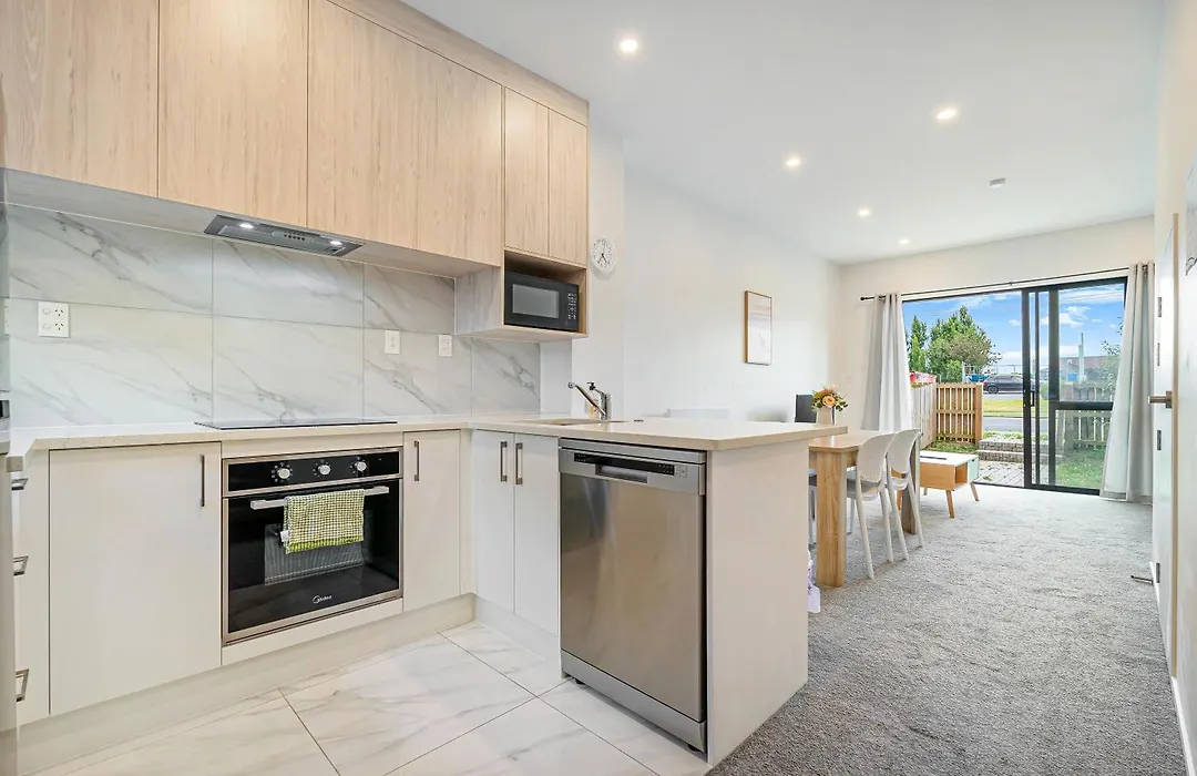 Cozy Brand New Townhouse 3-1