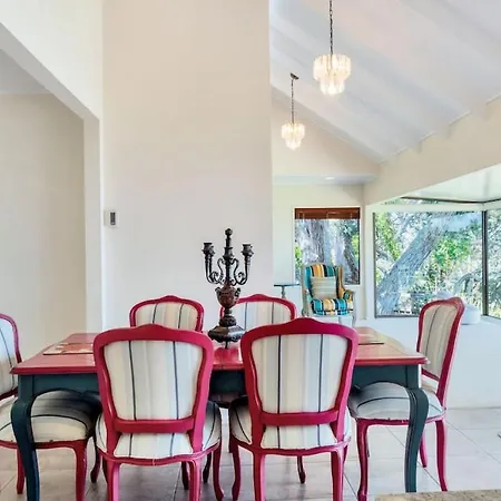 Northshore Cliff-Top Hideaway, Expansive Sea Views-3