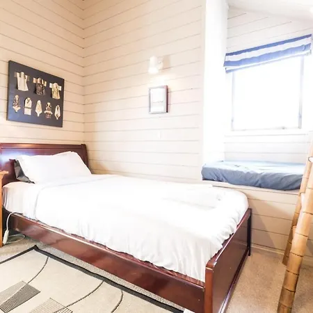 Harbour And Coastal 3 Bedroom Home With Path Views-3