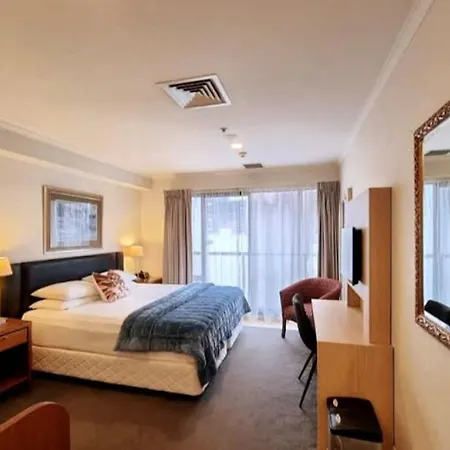 Metroview Studio In Cbd With Air-Con, Pool And Gym-3