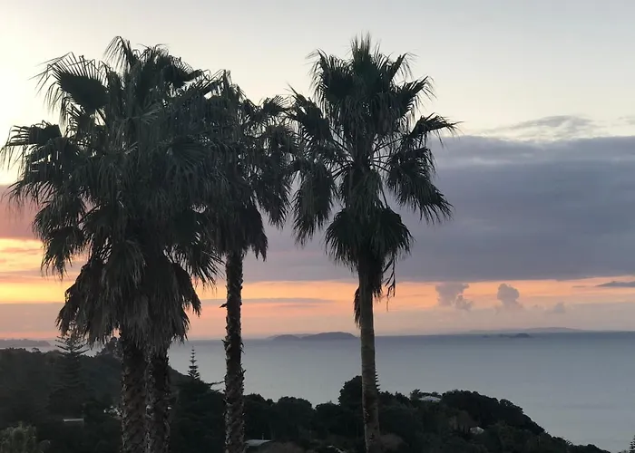 Palm Beach Cottage With Fantastic Views And Private Spa Pool, Wifi, Sky Tv, Dble Sky And Possibly A Car! Auckland