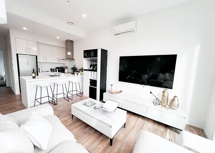 Luxury 2 Bedroom Apartment With Cocktail Bar And Espresso Machine Auckland