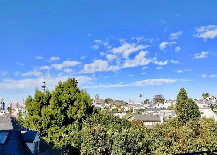 Spacious Home In St Marys Bay Auckland