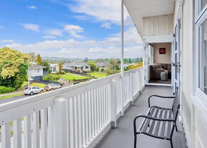 Fabulous Three Bedroom Home In Pakuranga Auckland